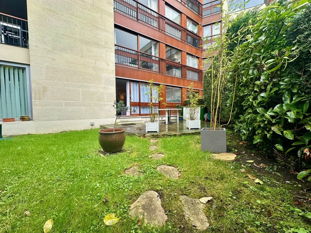 Vente Appartement 61 m² avec Jardin au Chesnay 