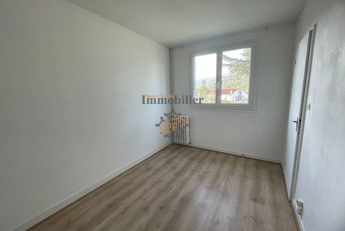 Vente appartement T4 avec terrasse et cave à St Affrique 