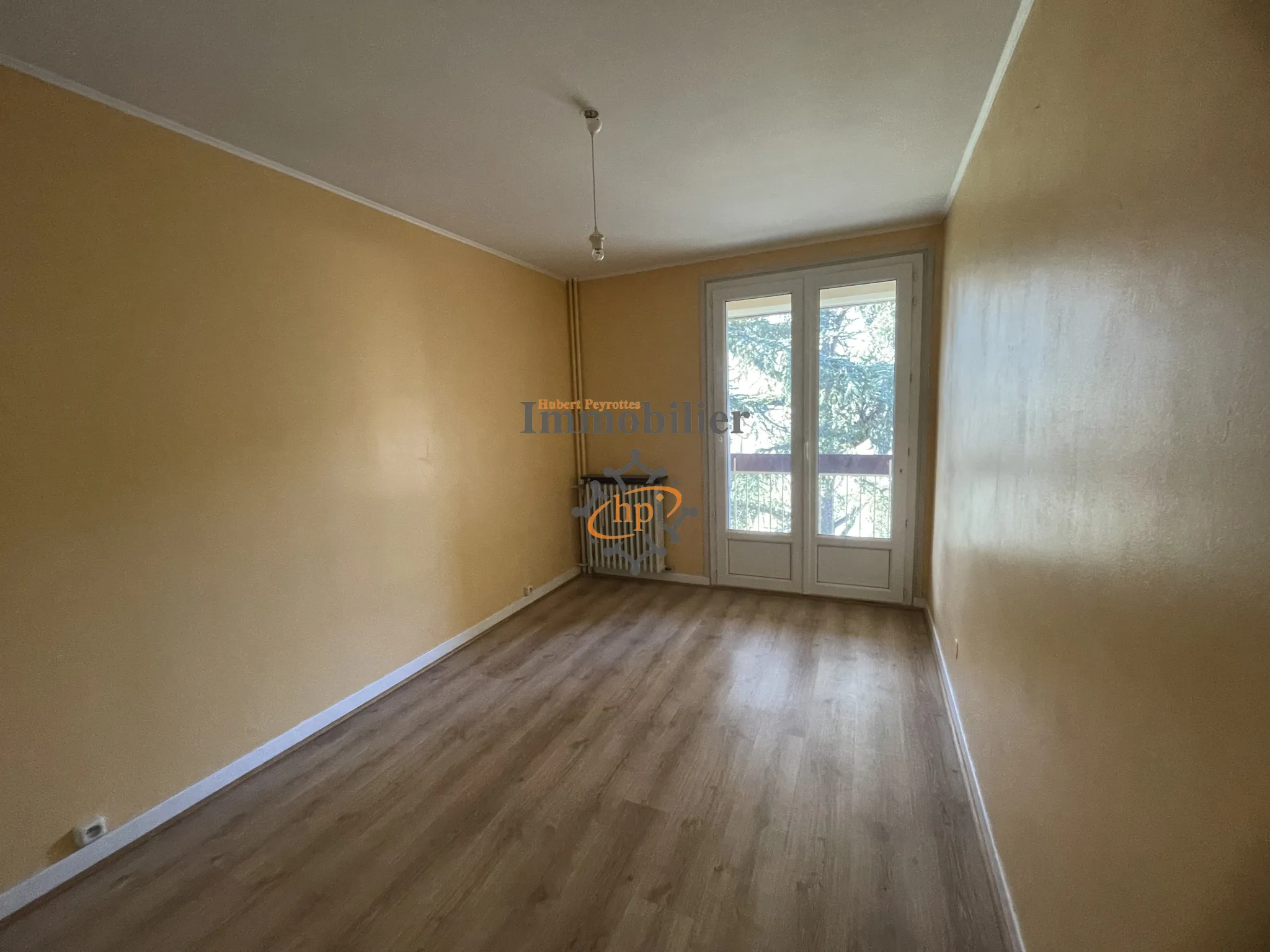 Vente appartement T4 avec terrasse et cave à St Affrique 