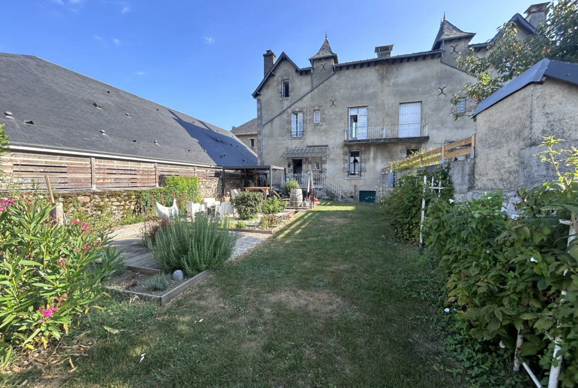 Maison rénovée 4 chambres au cœur d'Argentat 