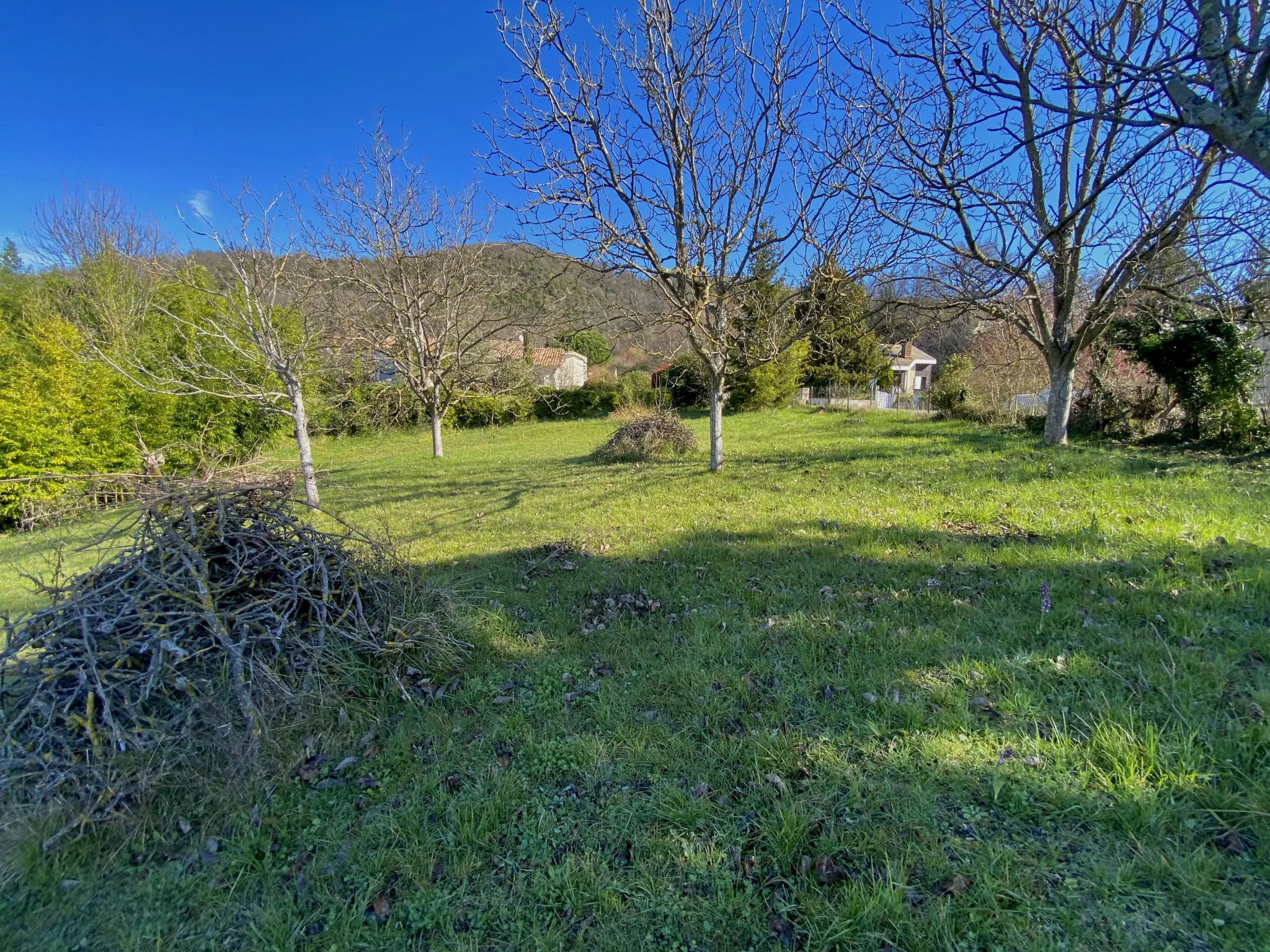 Magnifique terrain de 1020 m² à Saint-Vallier 