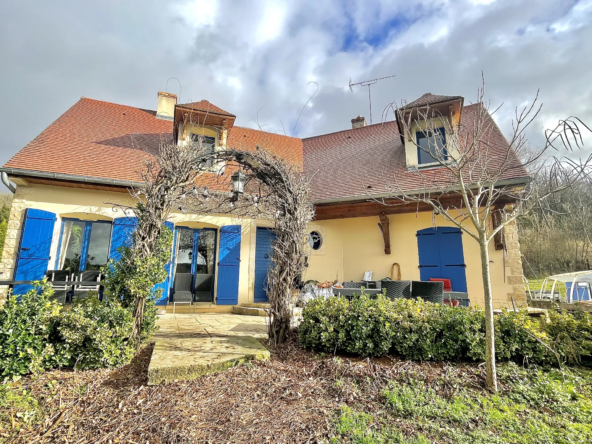 Maison de charme à Montbard avec piscine et grand terrain