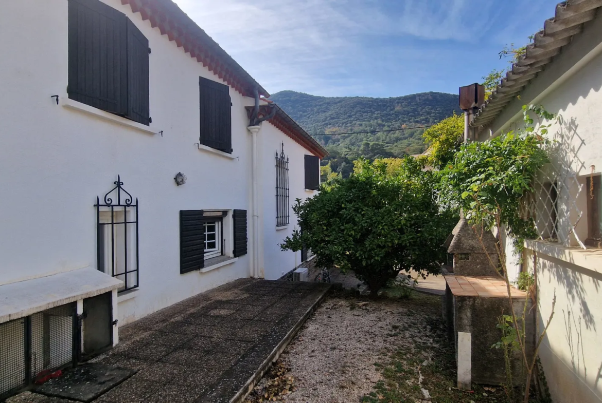 À vendre : Maison 4 faces de type F6 à Amélie-les-Bains 