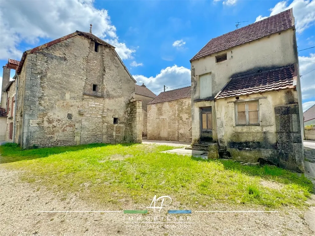 Grande maison à rénover à Til Chatel, 20 min de Dijon Nord 