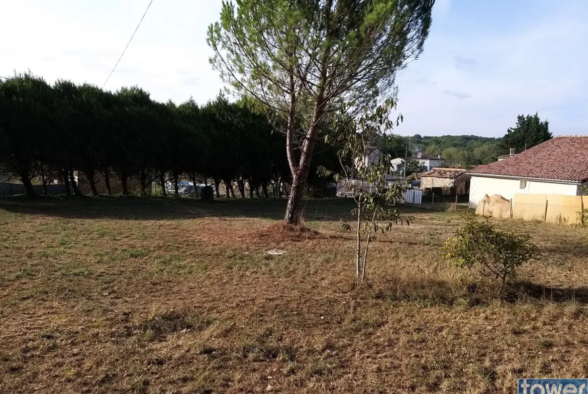 Terrain constructible de 827 m² à Garat près de Soyaux 