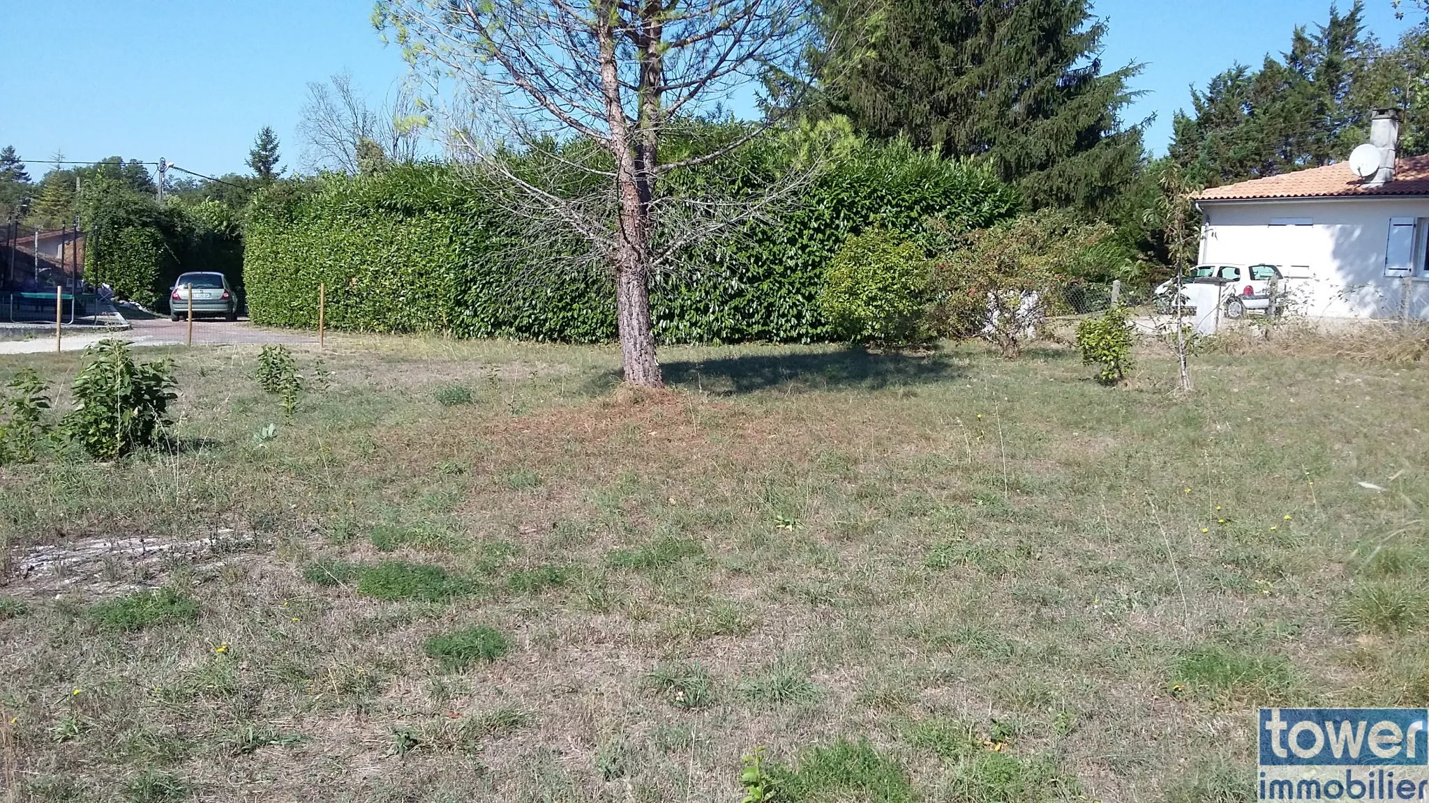 Terrain constructible de 827 m² à Garat près de Soyaux 