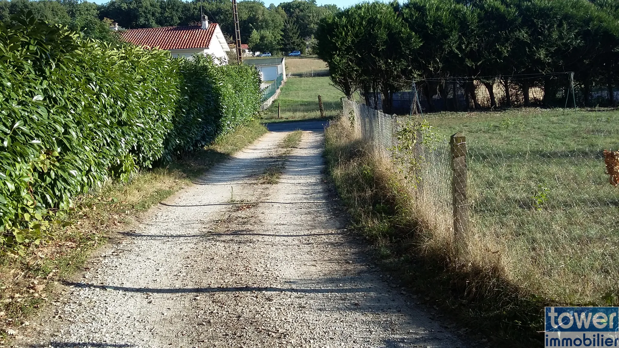 Terrain constructible de 827 m² à Garat près de Soyaux 