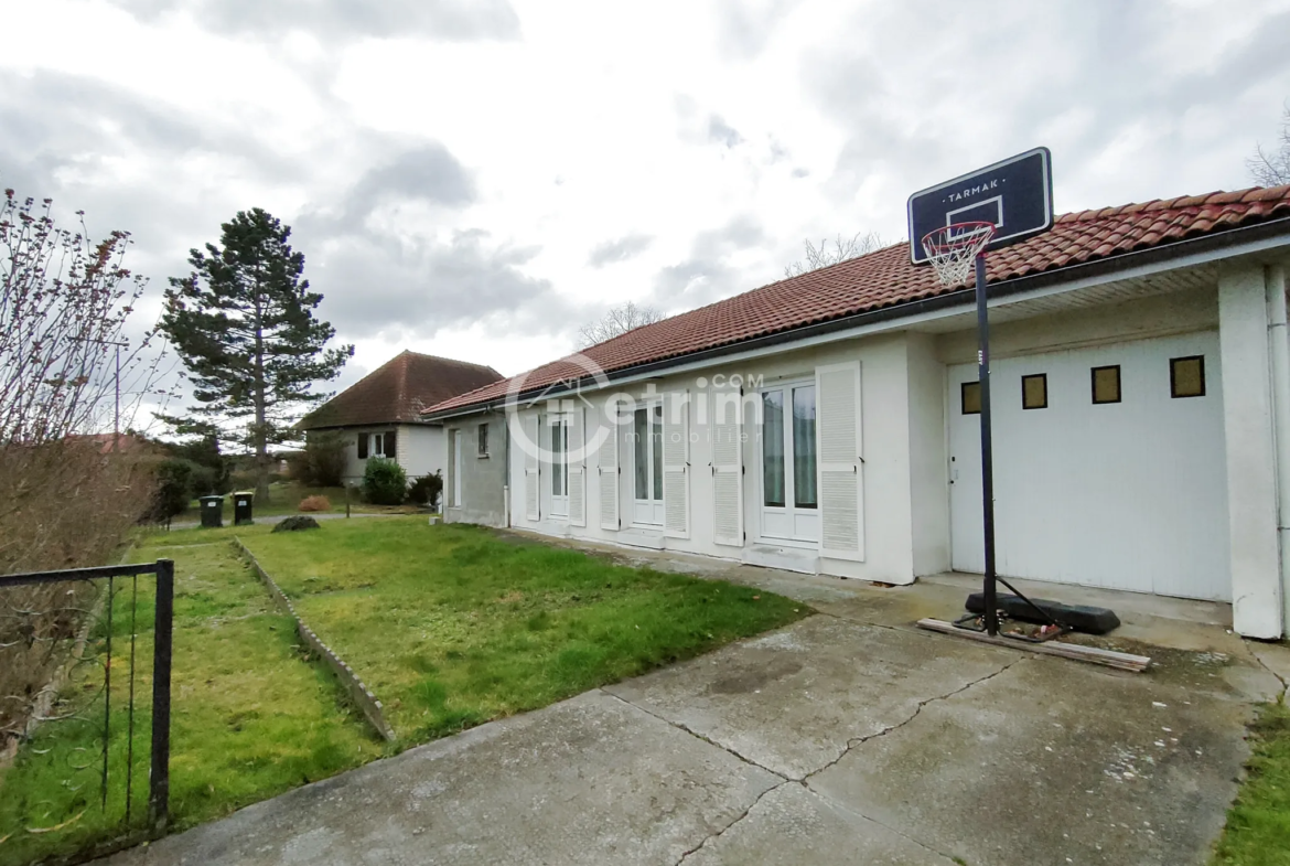 Maison de plain-pied de 105 m² à Maringues avec jardin et garage 