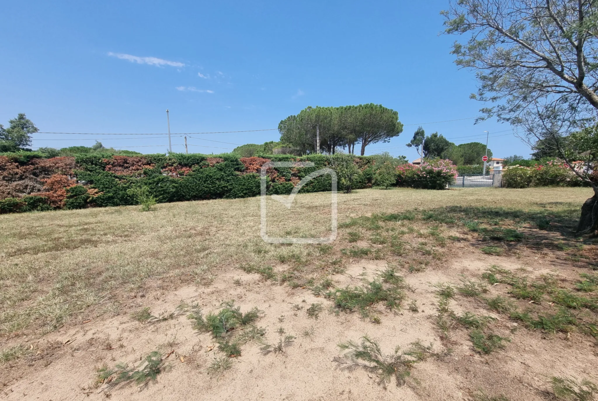 Terrain constructible 923 m² avec vue sur Albères à Laroque des Albères 