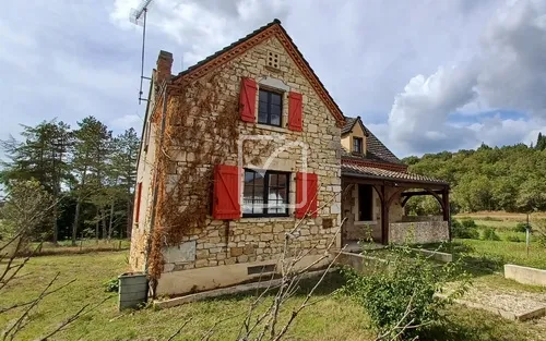 Charmante maison en pierres de 134 m2 à rénover à Le Vigan 