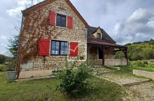 Charmante maison en pierres de 134 m2 à rénover à Le Vigan 