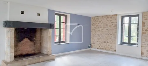 Charmante maison en pierres de 134 m2 à rénover à Le Vigan 