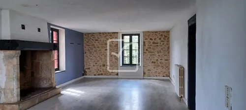 Charmante maison en pierres de 134 m2 à rénover à Le Vigan 