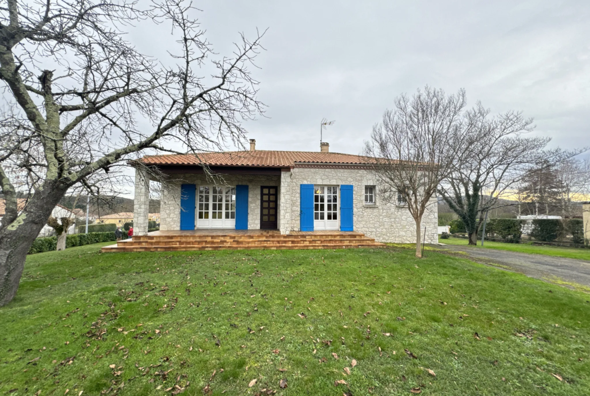 Maison en pierre à vendre à Saint-Sylvestre sur Lot avec terrain de 1600 m2 