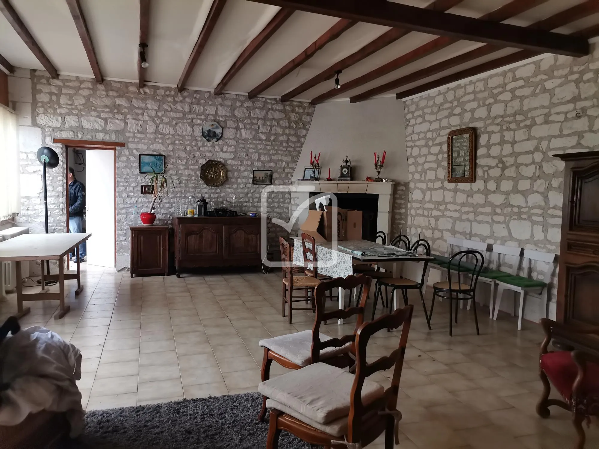 Vente d'une maison historique avec dépendances à Champigny-sur-Veude 