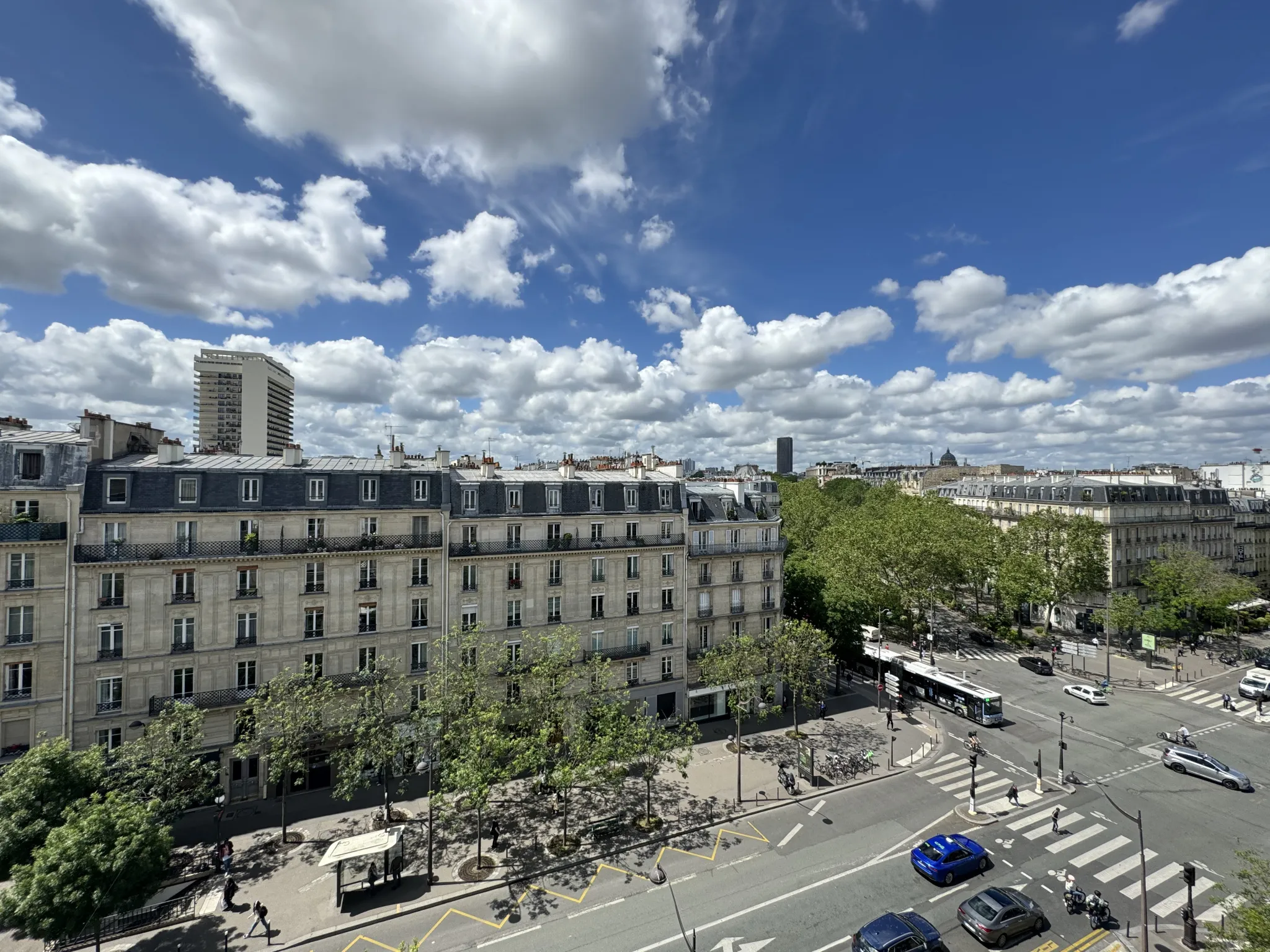 Studette rénovée avec vue à Paris - Gobelins 