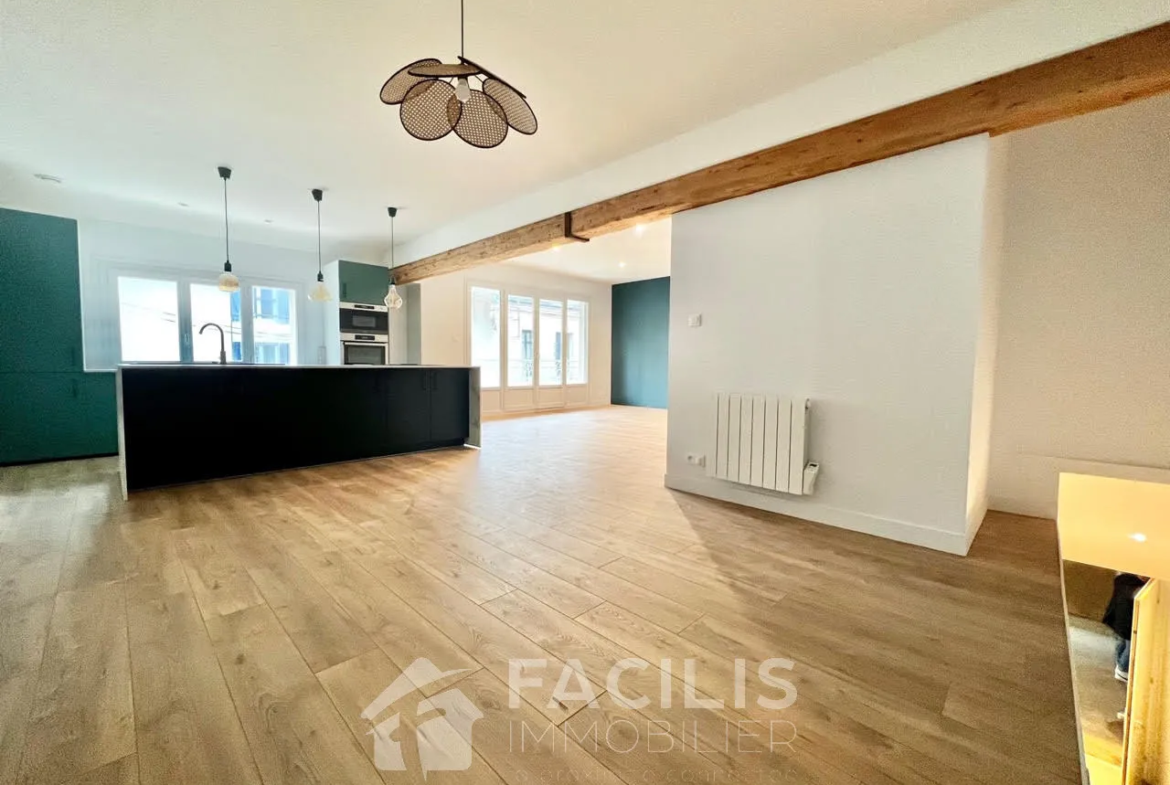 BEL APPARTEMENT 89m² RENOVÉ EN 2023 AVEC BALCON À POITIERS 