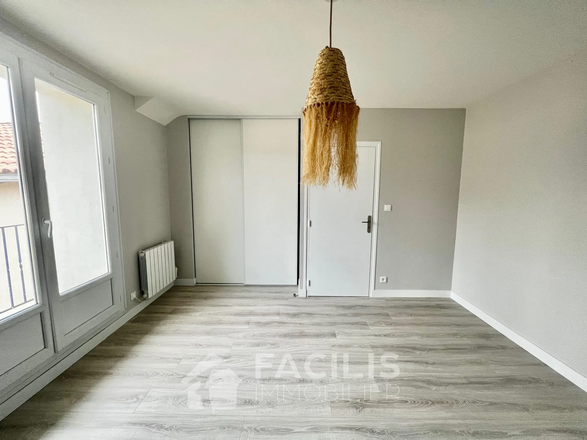 BEL APPARTEMENT 89m² RENOVÉ EN 2023 AVEC BALCON À POITIERS 