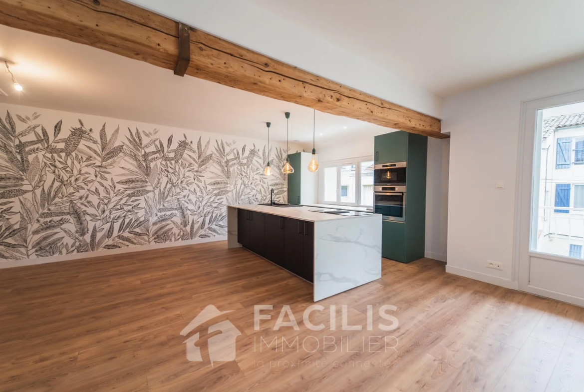 BEL APPARTEMENT 89m² RENOVÉ EN 2023 AVEC BALCON À POITIERS 