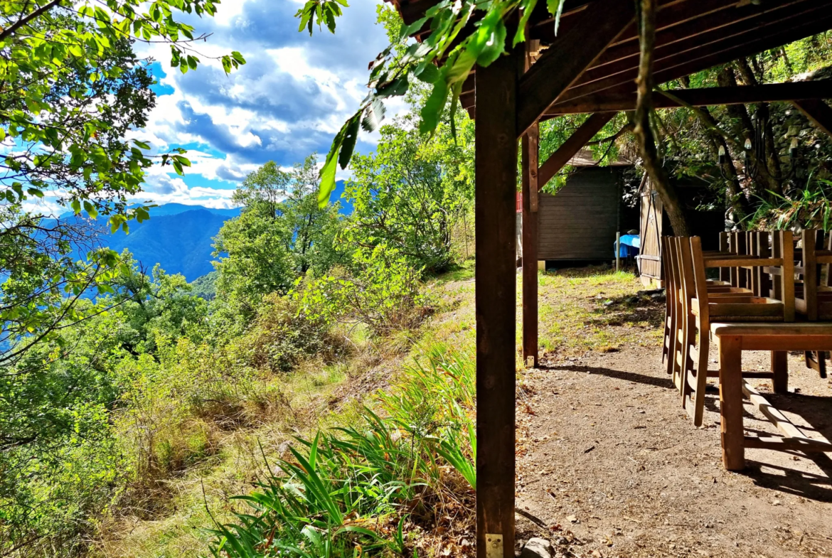 Terrain de Loisir avec Cabanons aux Adrets, Proche de Belvédère 