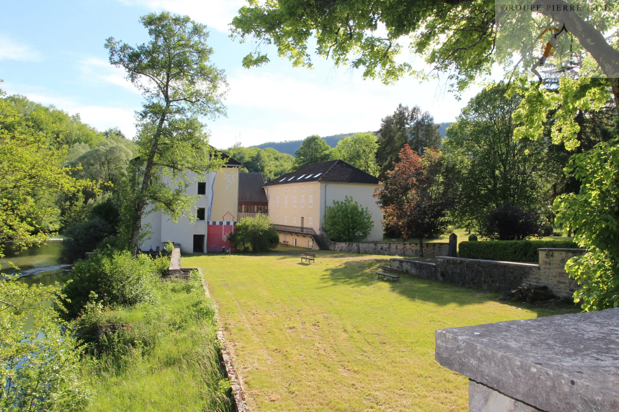 Appartement dans maison de Maître à Thoirette, idéal pour investissement locatif 