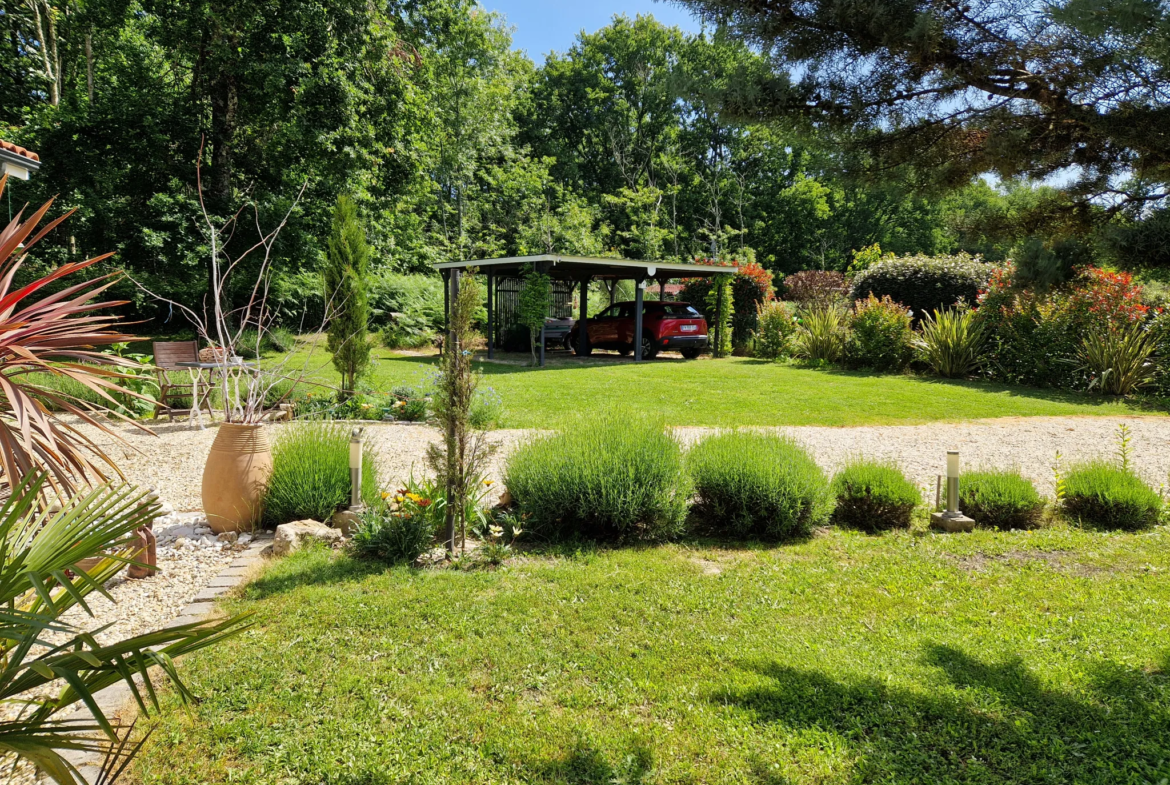 Maison de plain pied de 4 chambres avec vaste pièce à vivre à Langon 