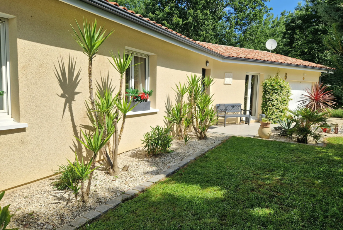 Maison de plain pied de 4 chambres avec vaste pièce à vivre à Langon 