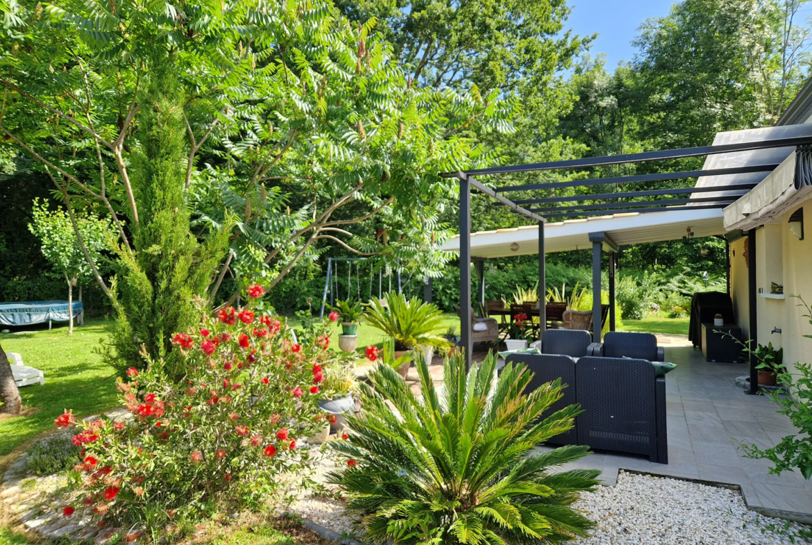 Maison de plain pied de 4 chambres avec vaste pièce à vivre à Langon 