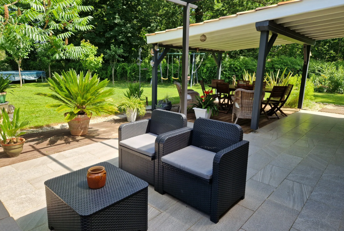 Maison de plain pied de 4 chambres avec vaste pièce à vivre à Langon 