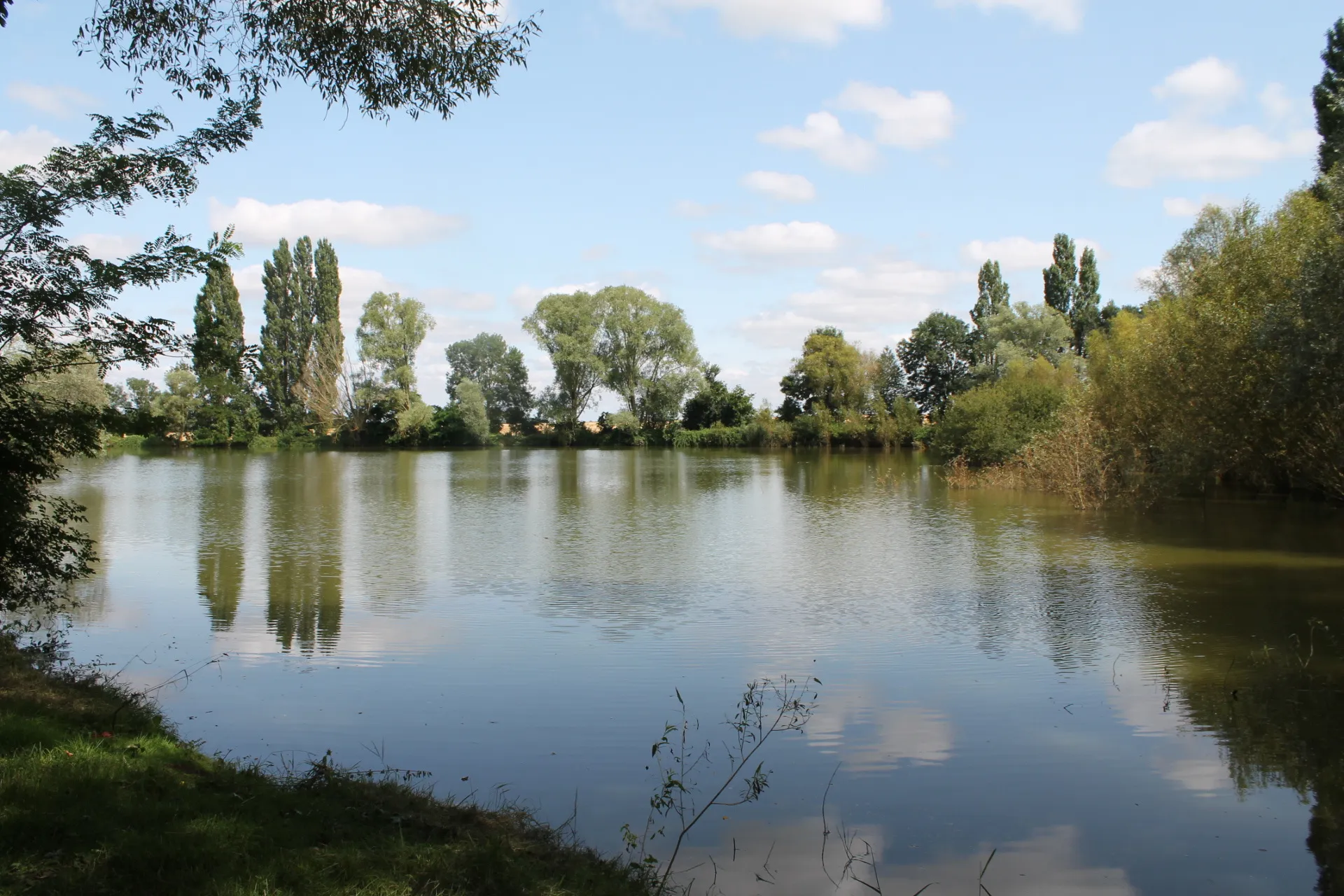 Maison spacieuse à Croisy avec vue dégagée sur 1570 m² 