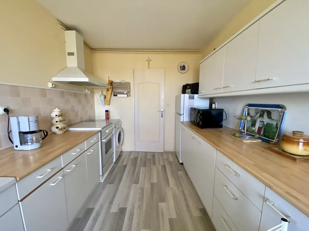 Appartement T3 avec garage et balcon à Lille Canteleu 