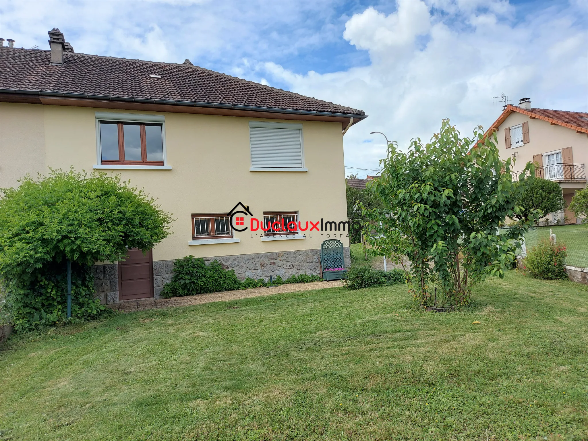 Maison 4 chambres à vendre à AURILLAC avec jardin 