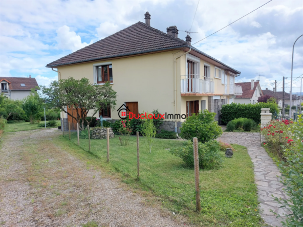 Maison 4 chambres à vendre à AURILLAC avec jardin