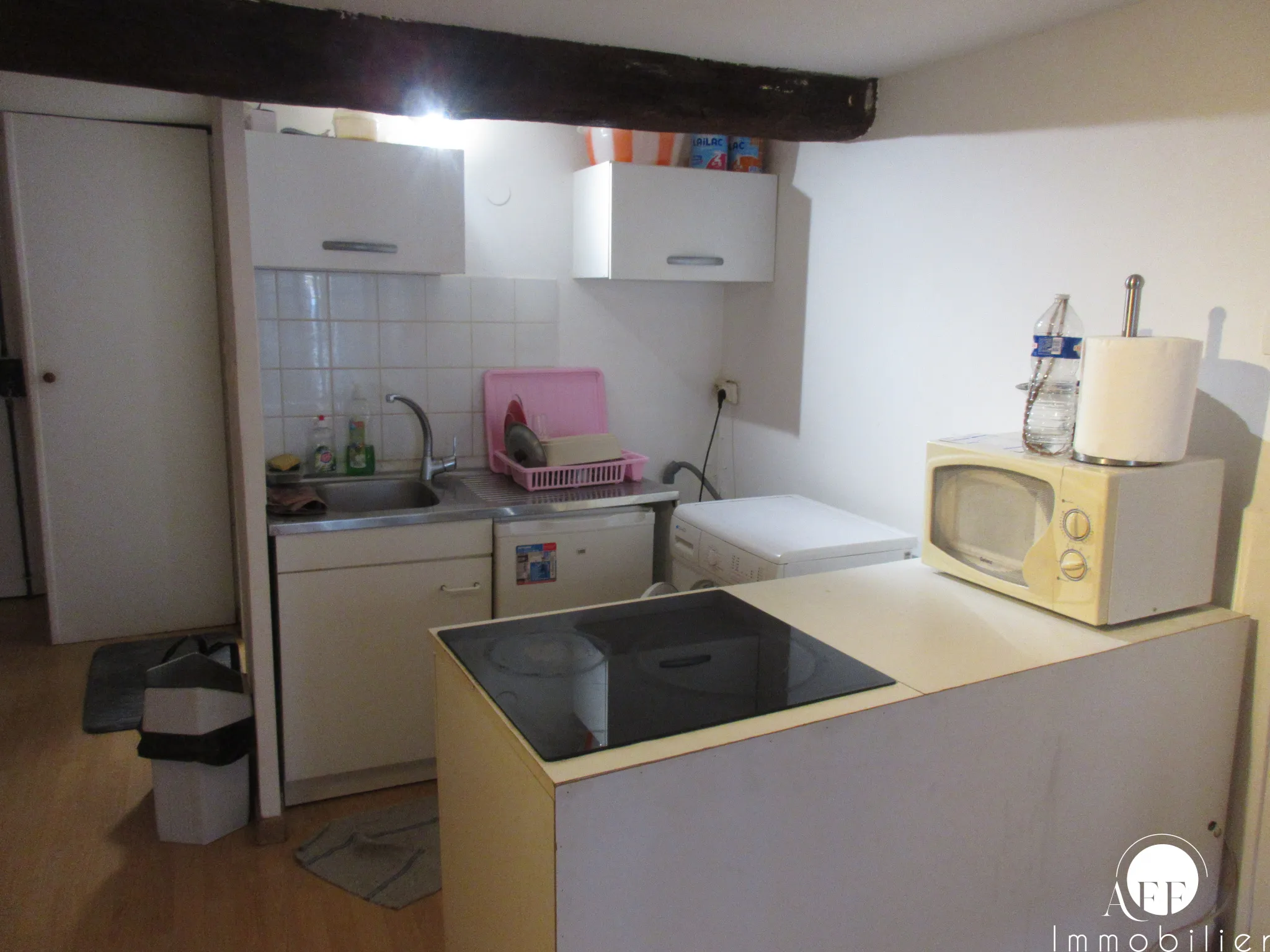 Studio à vendre au centre-ville de Coulommiers, loué 464,35 euros 