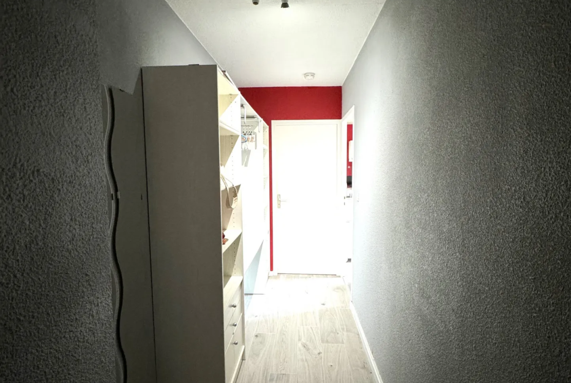 À vendre : Studio entièrement meublé à Saint-Étienne 