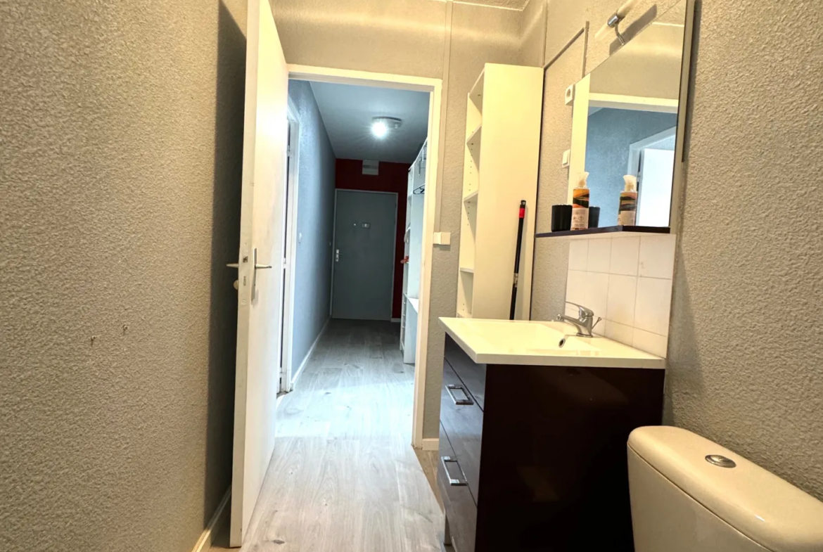 À vendre : Studio entièrement meublé à Saint-Étienne 