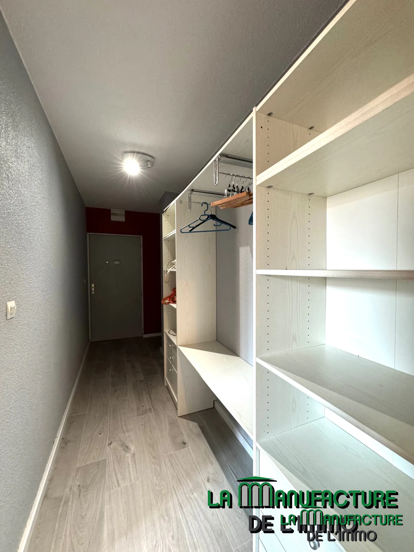 À vendre : Studio entièrement meublé à Saint-Étienne 