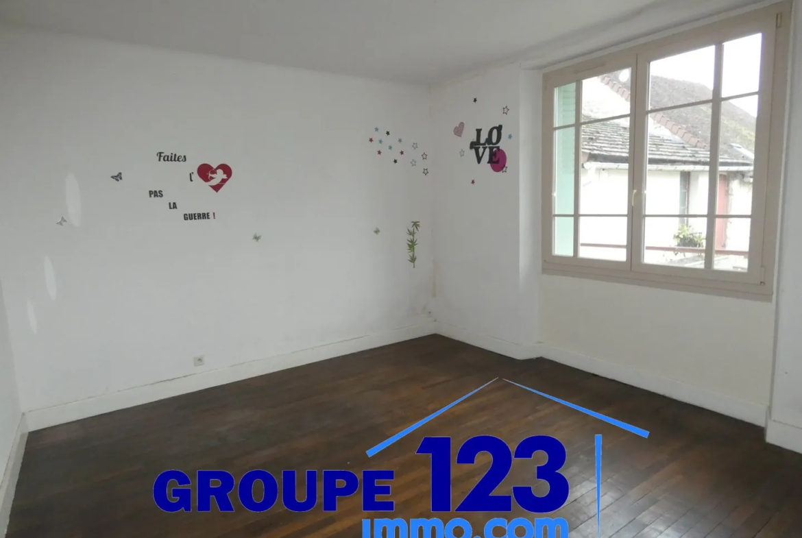 Maison spacieuse de 3 chambres à Esnon à vendre 