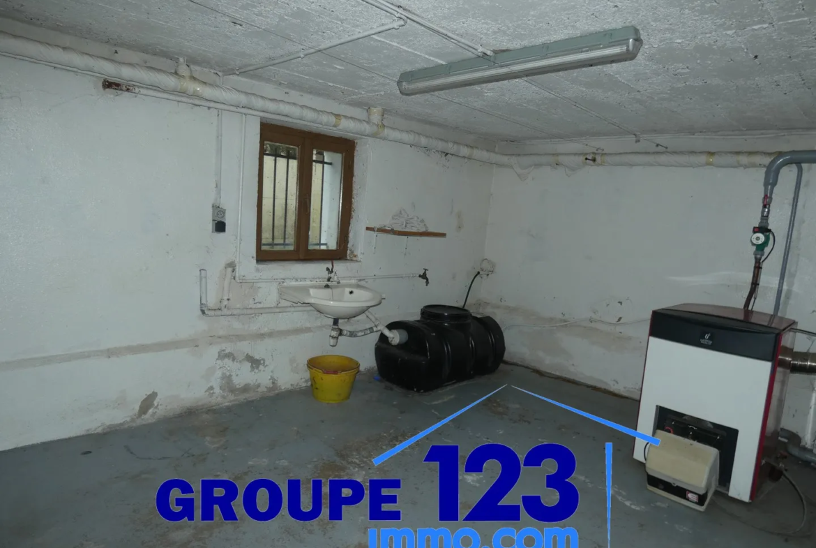 Maison spacieuse de 3 chambres à Esnon à vendre 