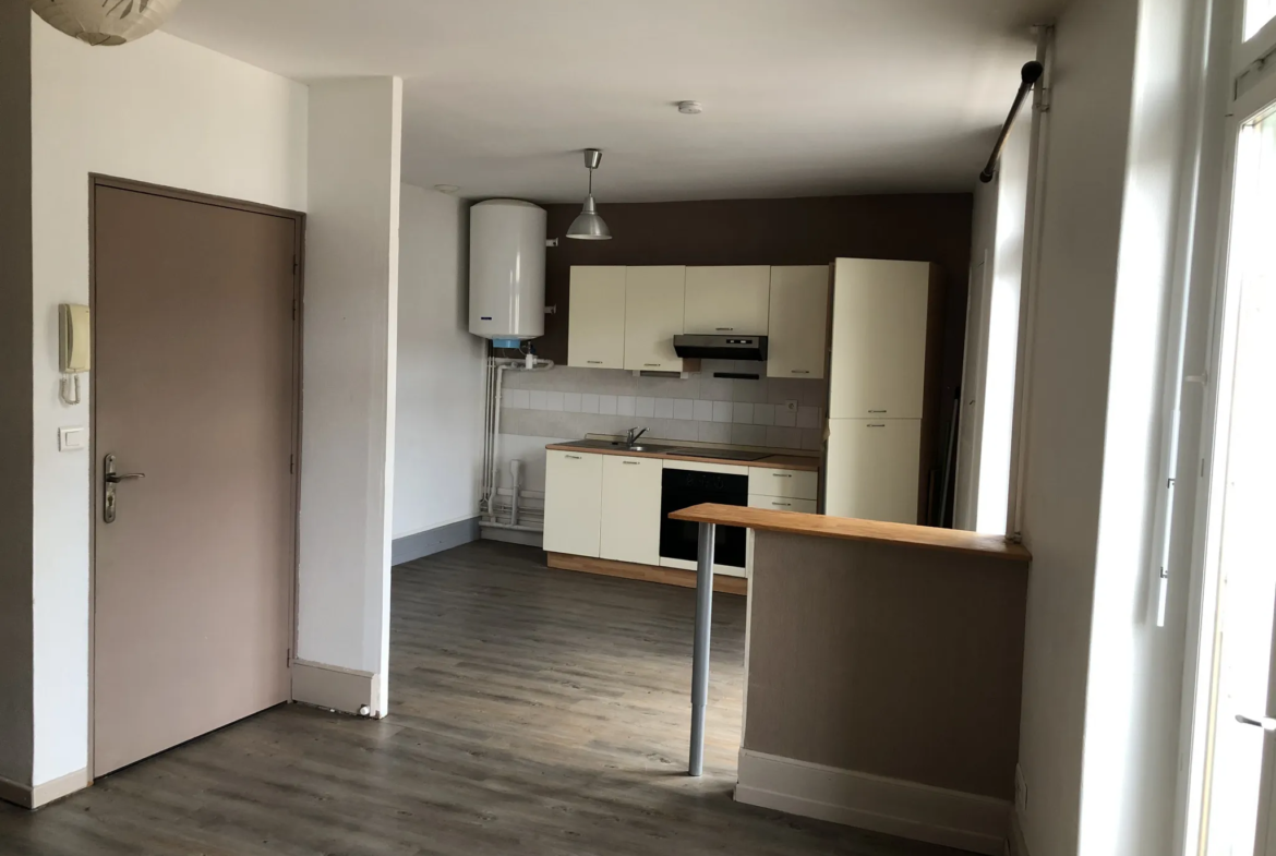 Appartement F3 à Châtel-Guyon dans un Immeuble de Caractère 