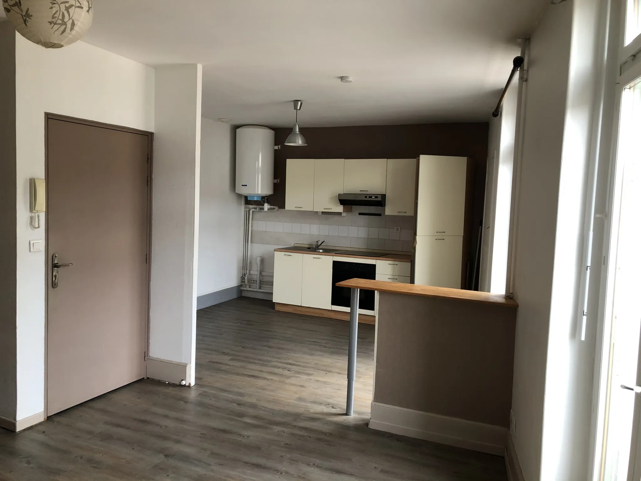 Appartement F3 à Châtel-Guyon dans un Immeuble de Caractère 