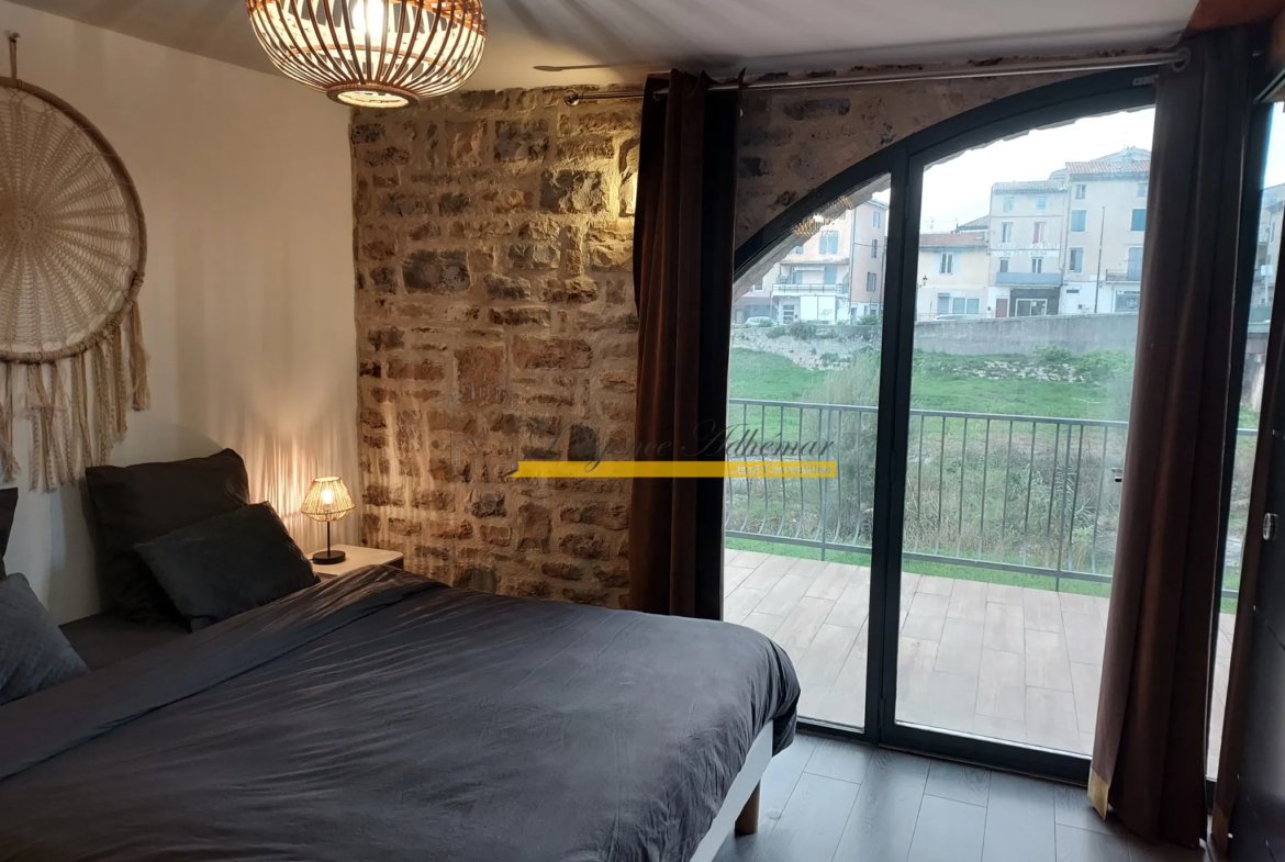 Maison rénovée à vendre à Montélimar avec terrase 