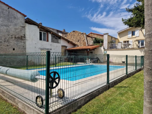 Maison Familiale avec Piscine à Beauregard-l'Évêque - 240 000 EUR