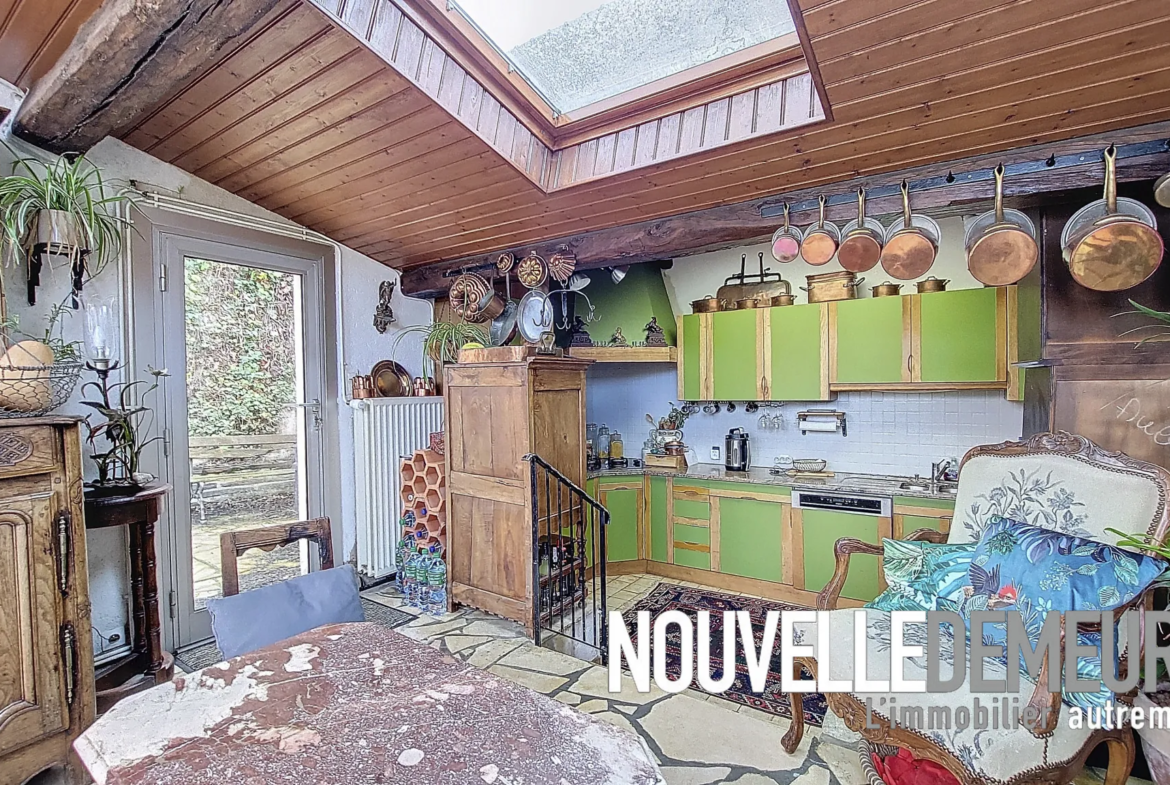 Maison 3 chambres 185m2 avec dépendances et jardin à Pleine-Fougères 