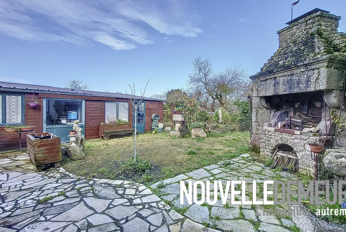 Maison 3 chambres 185m2 avec dépendances et jardin à Pleine-Fougères 