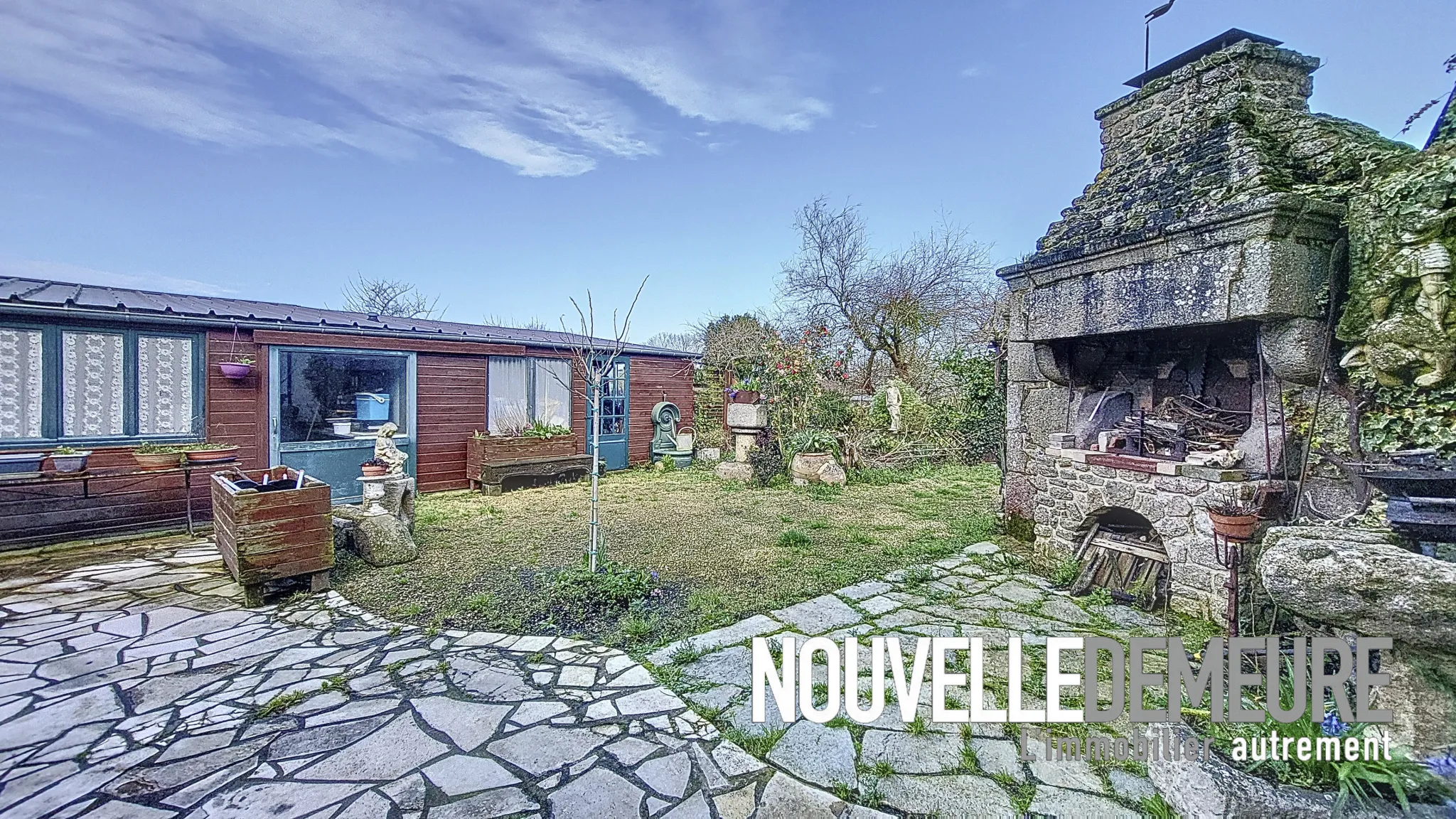 Maison 3 chambres 185m2 avec dépendances et jardin à Pleine-Fougères 