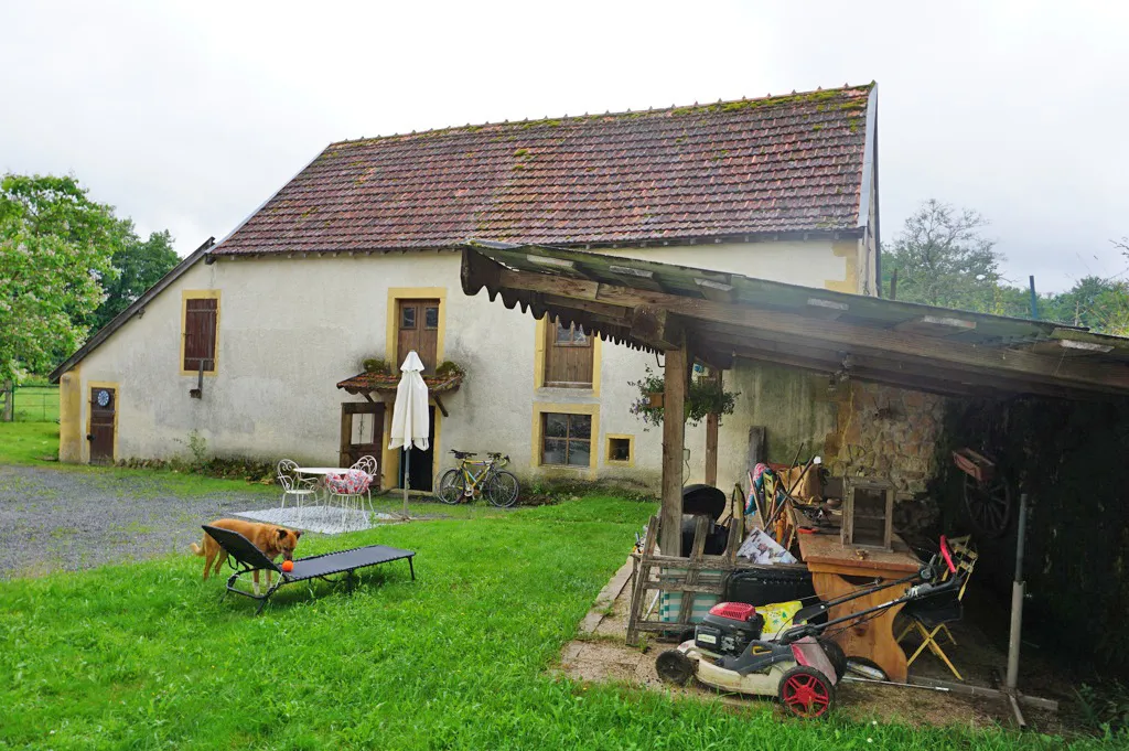 Propriété avec étang à 20 minutes de Paray-le-Monial 