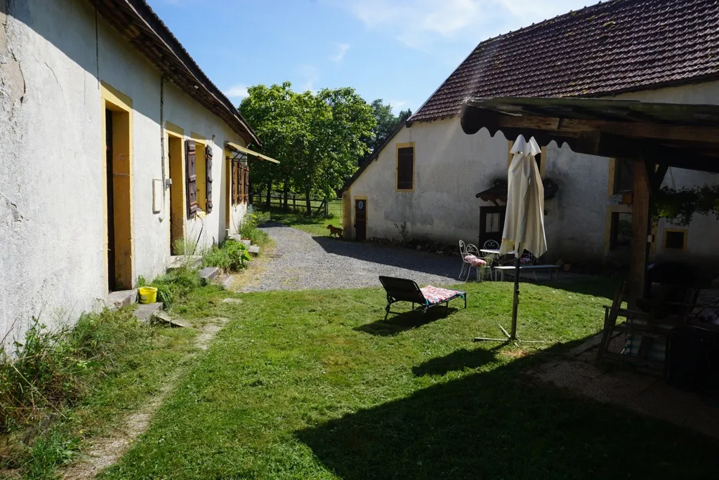 Propriété avec étang à 20 minutes de Paray-le-Monial 