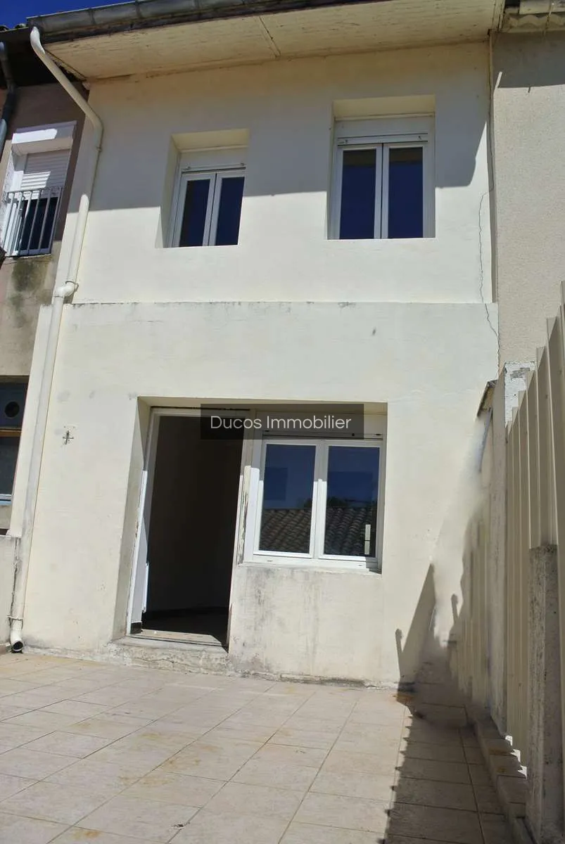 Maison de village avec terrasse et garage à Ste Bazeille 