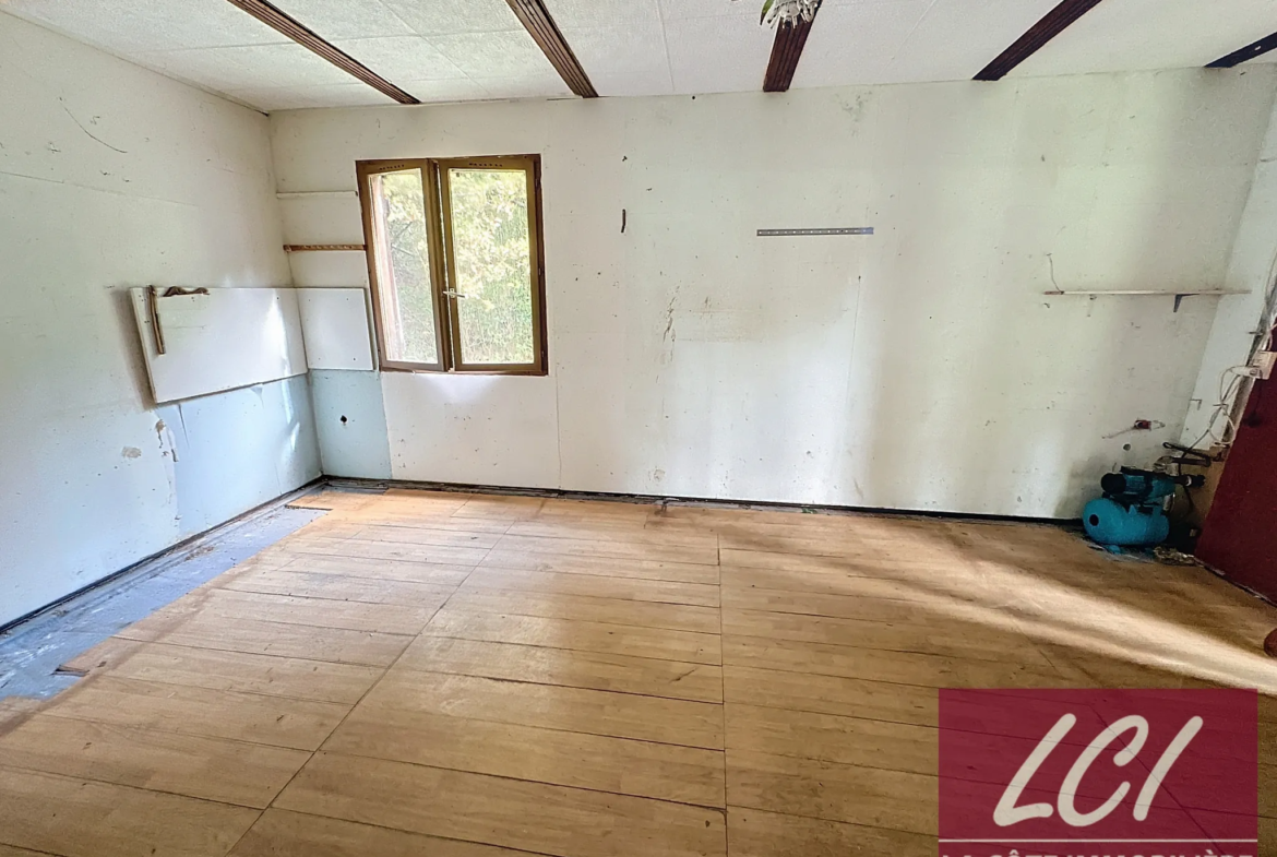 Maison en bois à rénover à Sanguinet, 70m² sur terrain de 800m² 